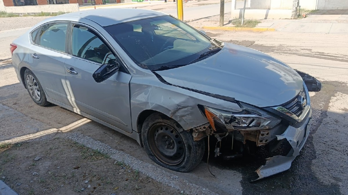 La mujer, de 52 años, presentó crisis nerviosa y dolor en el pecho después del accidente, por lo que fue trasladada a un hospital.