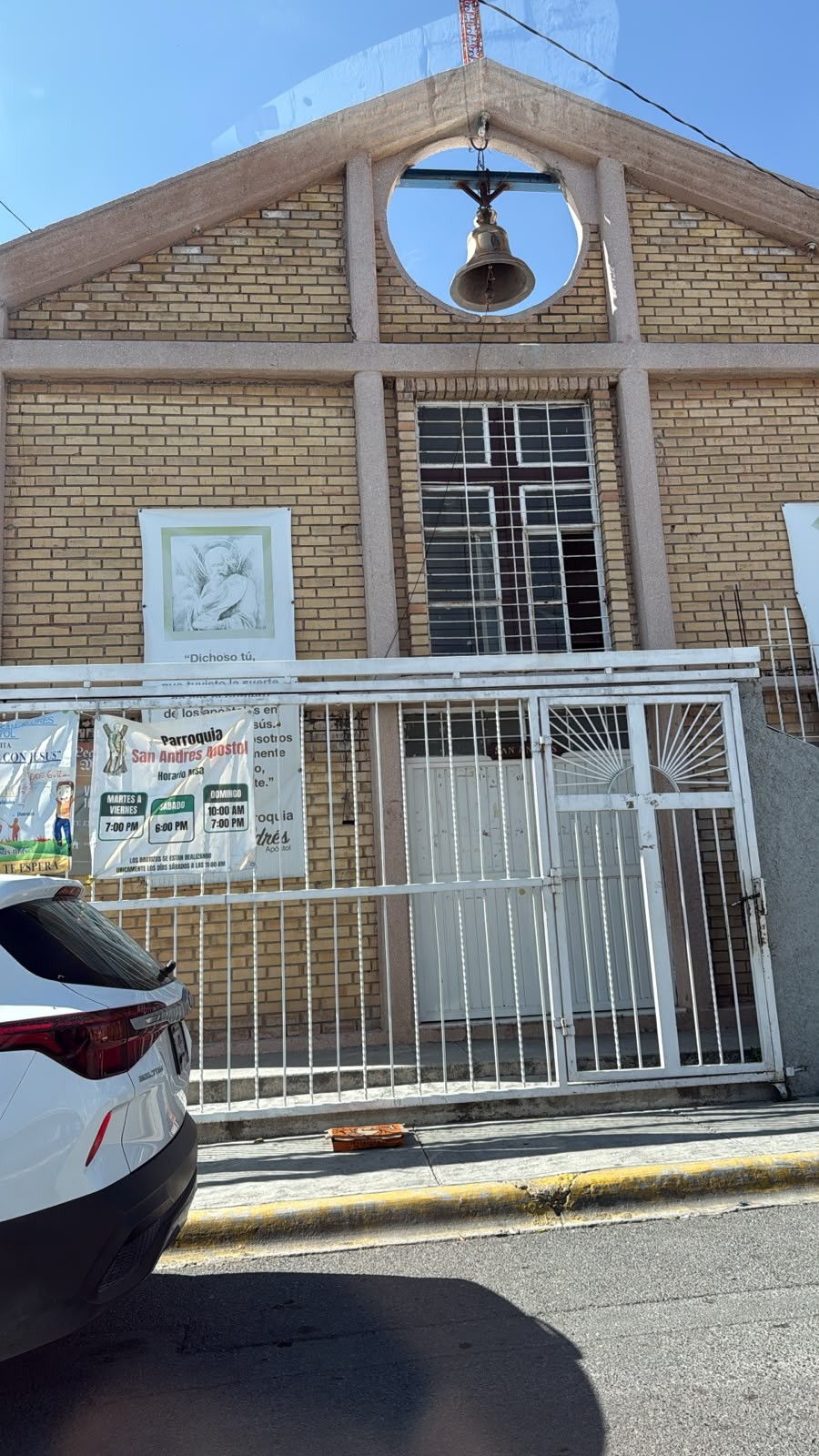Personas solicitaron la presencia de una patrulla al señalar que desconocidos habrían ingresado al templo.| Kevin Carranza