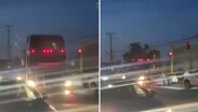 Vecinos bloquean avenida por falta de electricidad; trailero rompe el cerco en Juárez