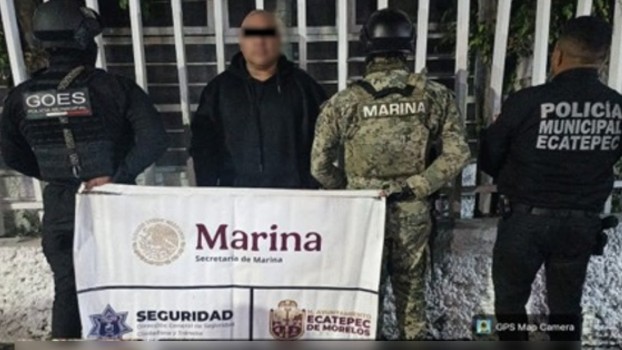 Alejandro "N", alías "El sexy", es detenido en Ecatepec por elementos de seguridad federal y estatal.