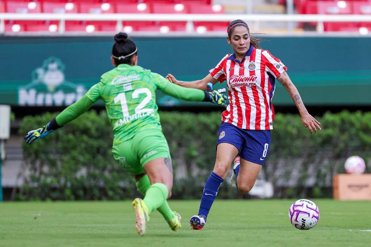 Caro Jaramillo es una de las piezas clave de la escuadra rojiblanca. | Chivas Femenil