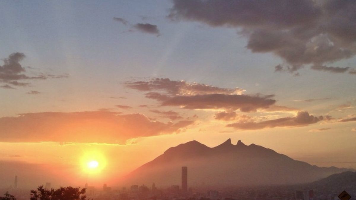 El domingo estará marcado por un ambiente seco y muy caluroso, mientras que el cielo alternará entre periodos de sol y nubosidad.