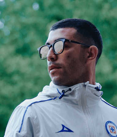 Erik Lira podría salir de Cruz Azul tras su participación en el Mundial 2026. | @CruzAzul