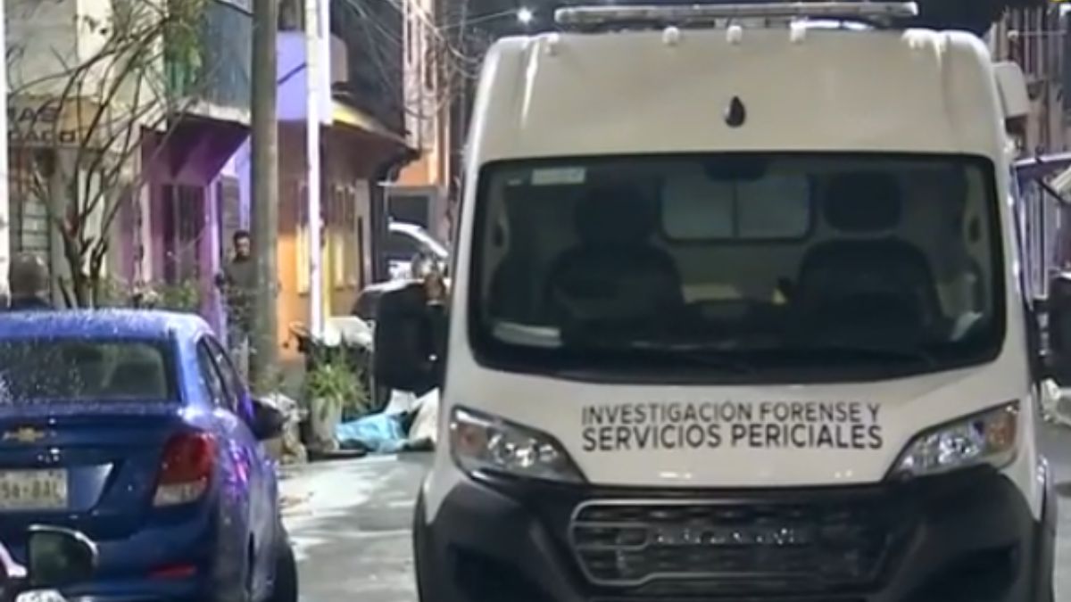 Un hombre fue asesinado a balazos en calles de la alcaldía Iztacalco; las autoridades detuvieron a una persona. | Telediario