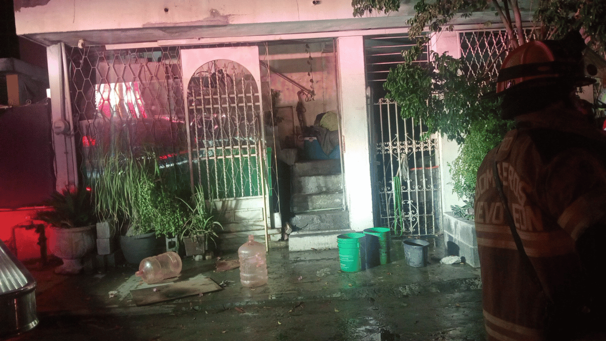 Incendio en la colonia San Ángel deja tres lesionados
