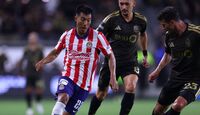 Daniel Aguirre es de los jugadores claves en el sistema de Gabriel Milito en Chivas | Chivas