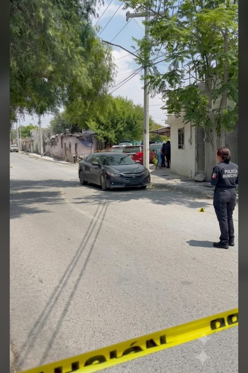El cuerpo fue trasladado para realizar los estudios periciales.