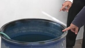 Habitantes de Ecatepec reciben a diario agua de color verde, inutilizable para el consumo humano