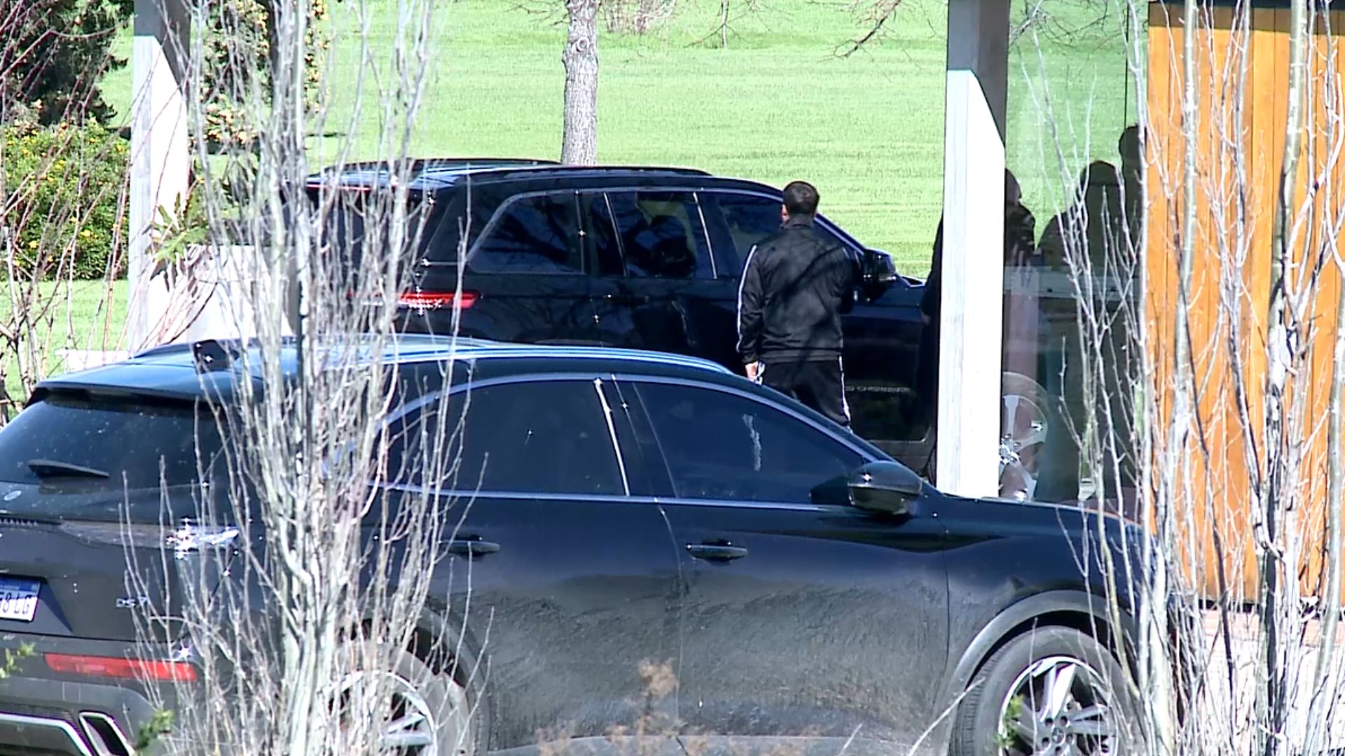 Lionel Messi llega al cementerio para despedir a su padre | VIDEO