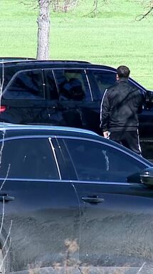 Lionel Messi llega al cementerio para despedir a su padre | VIDEO