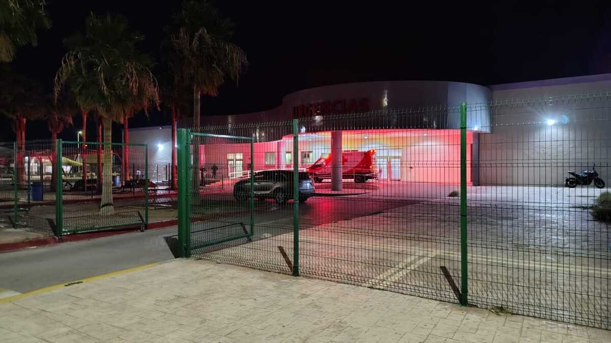 Debido a que no portaba casco de seguridad, la víctima sufrió múltiples fracturas que requirieron su traslado urgente a un hospital.