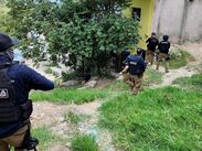 Una llamada sobre la presunta extorsión alertó a los oficiales.