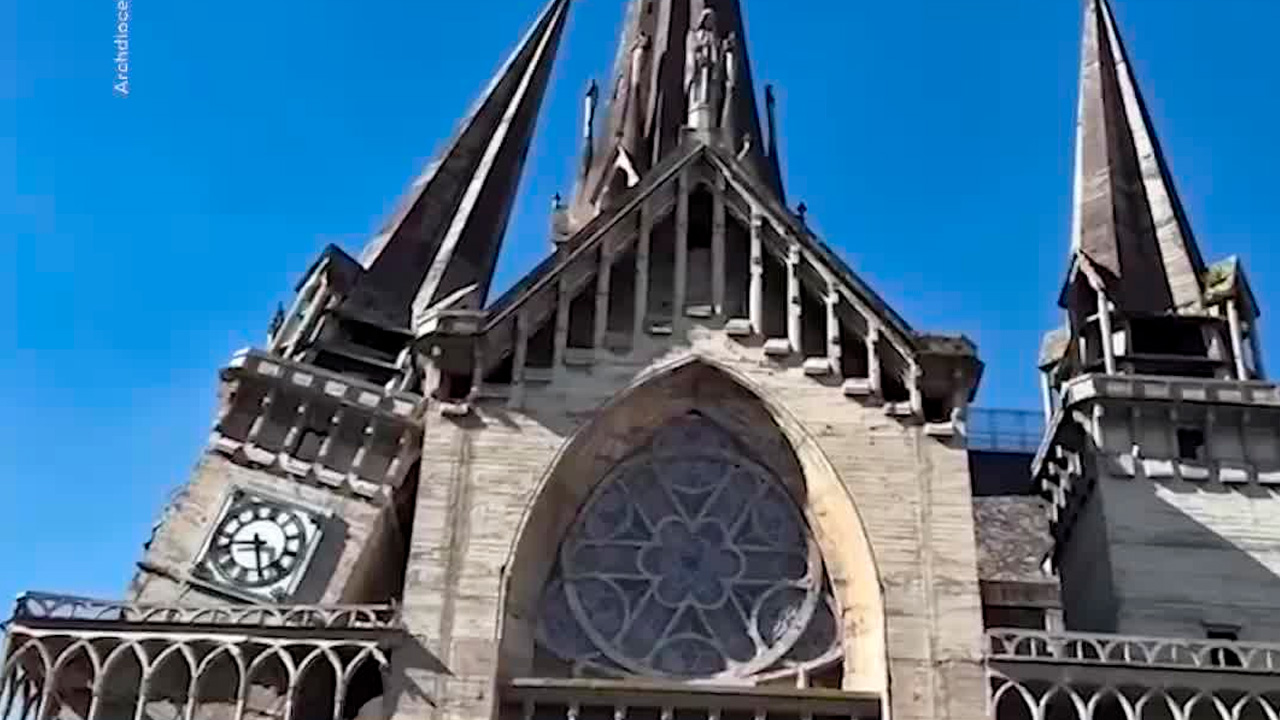 Captan derrumbe en iglesia de Colombia a causa del sismo de 7.4 registrado este lunes