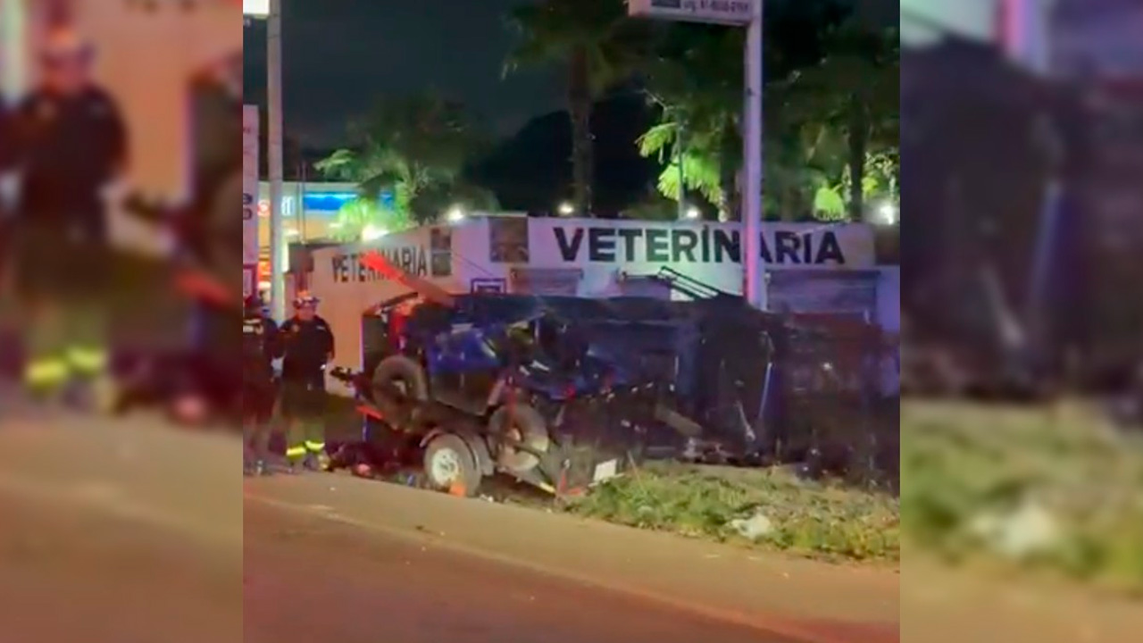 Conductor pierde el control y termina volcado en la Carretera Nacional