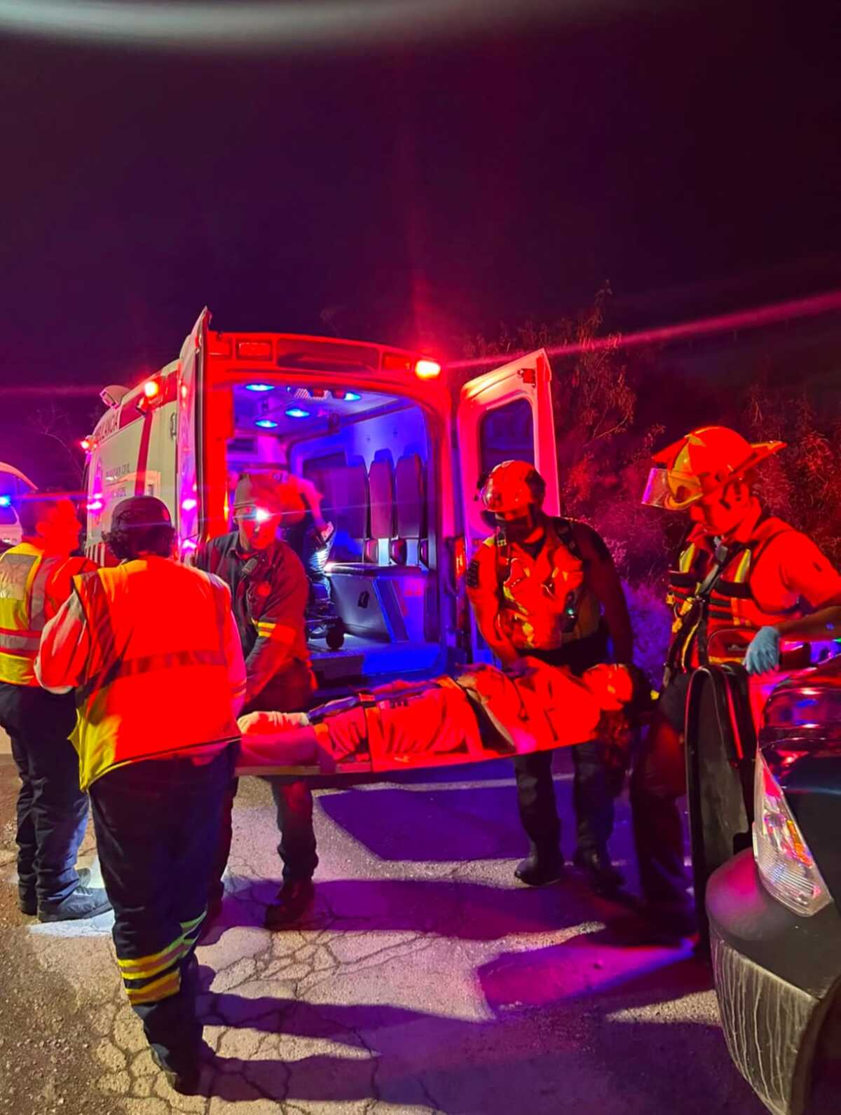 El traslado médico se realizó bajo protocolo de emergencia.