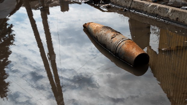 Elementos de la Secretaría de gestión Integral del Agua realizó excavaciones profundas como parte de las labores de reparación|