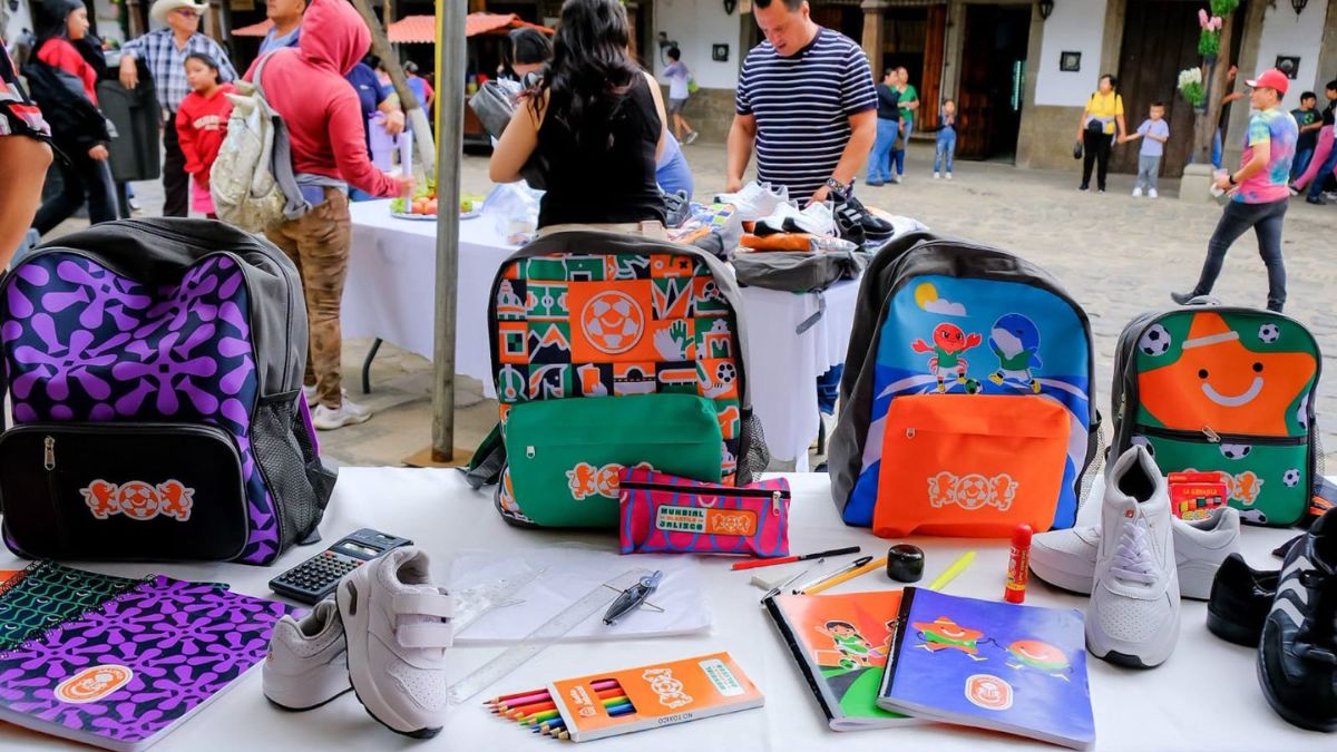 Es importante la colaboración de los docentes y familiares para un buen desarrollo de los niños | Sistema de Asistencia Social Jalisco vía FB