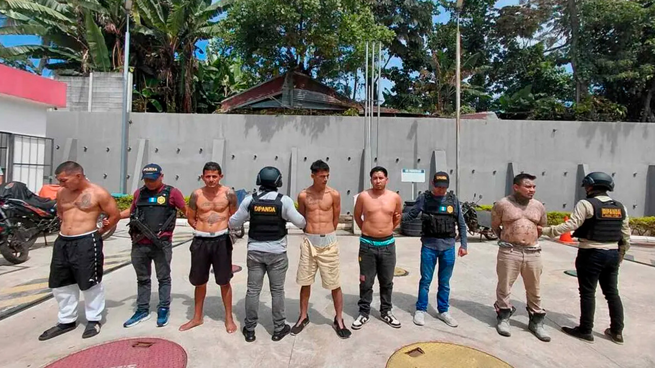 México expulsa a cinco salvadoreños ligados al Barrio 18 y Mara Salvatrucha