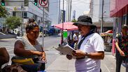 Monterrey intensifica revisiones al comercio ambulante en calles del Centro.