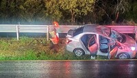 Paramédicos de Cruz Roja y elementos de Bomberos Linares atendieron a los ocupantes.