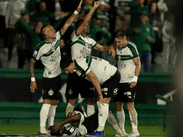 Estos son algunos de los peores festejos en el fútbol tras la caída del jugador brasileño.