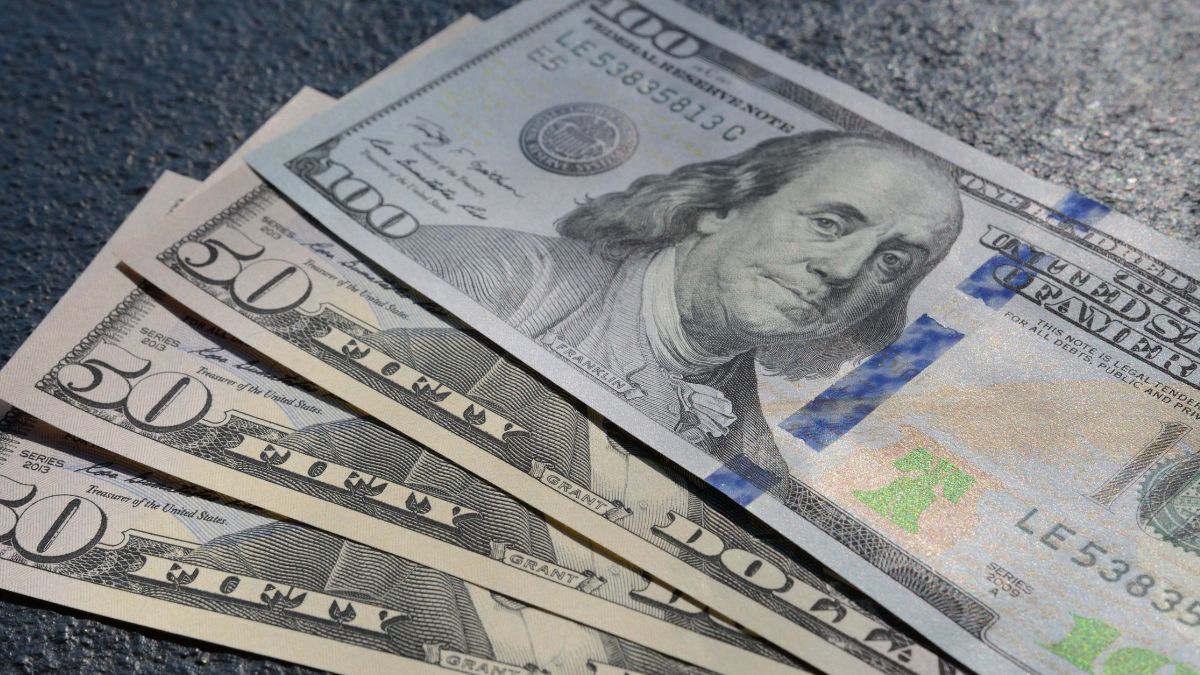 El precio del dólar puede variar el valor de las remesas, venta y compra del mismo. | Magnific