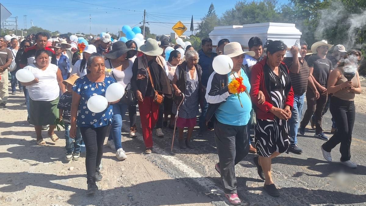 Valentín, de 22 años, fue sepultado en el panteón de la comunidad de Cacaloapan, en Tepanco de López |  Cacaloapan Times