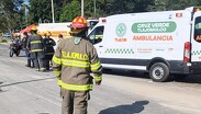 Bomberos y policías trabajaron para controlar los derrames de aceite y diésel tras el accidente | Protección Civil y Bomberos de Tlajomulco