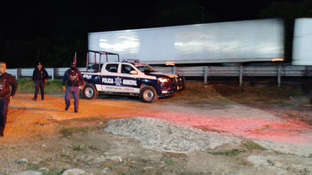 El chofer presentaba dos impactos de bala: uno en el abdomen y otro en la pierna derecha