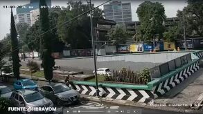El edificio colapso y se derrumbó sobre Viaducto Miguel Alemán. | Redes sociales