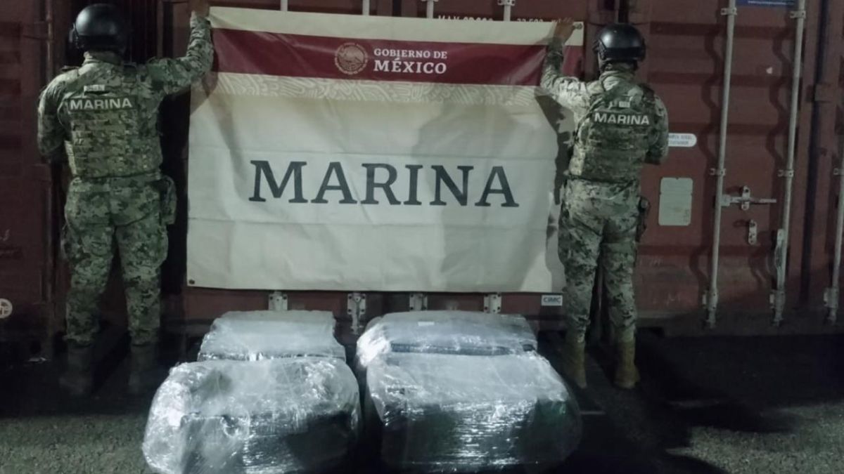 FGR sentencia a tres hombres detenidos con toneladas de sustancias ilícitas en Manzanillo, Colima. | Secretaría de Marina vía Facebook
