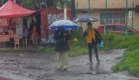 Los habitantes de la Ciudad de México han tenido que salir a las calles con paraguas debido a las intensas lluvias. | Cuartoscuro