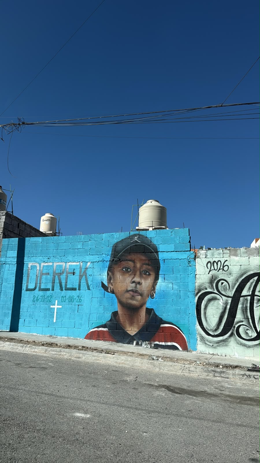 El homenaje permanece en una de las calles de la colonia Lomas del Refugio. \ Kevin Carranza
