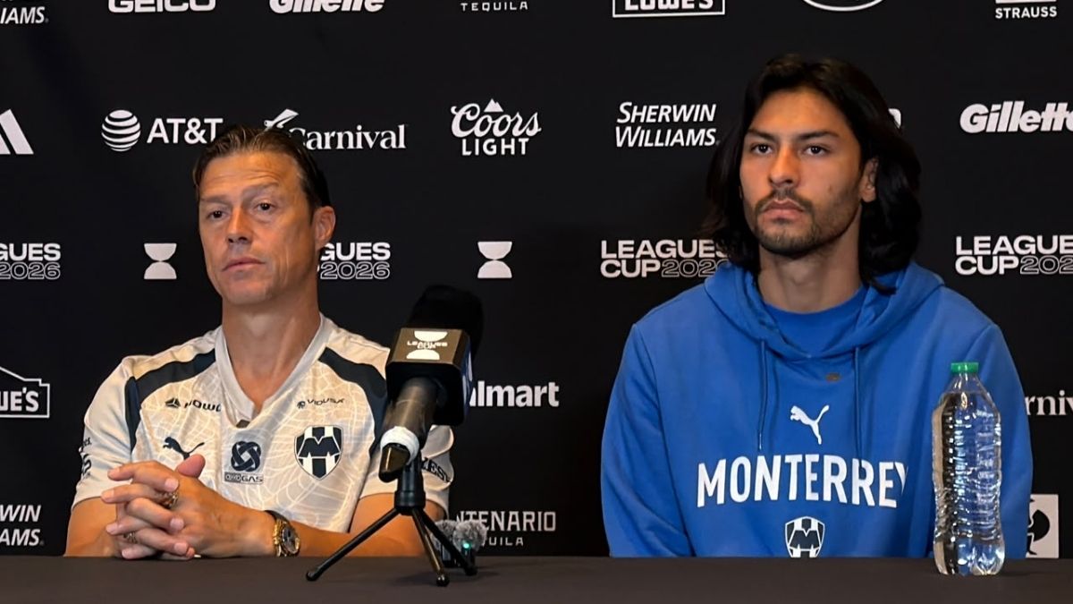 Matías Almeyda dio una conferencia de prensa junto a Alonso Aceves, defensa del Monterrey.