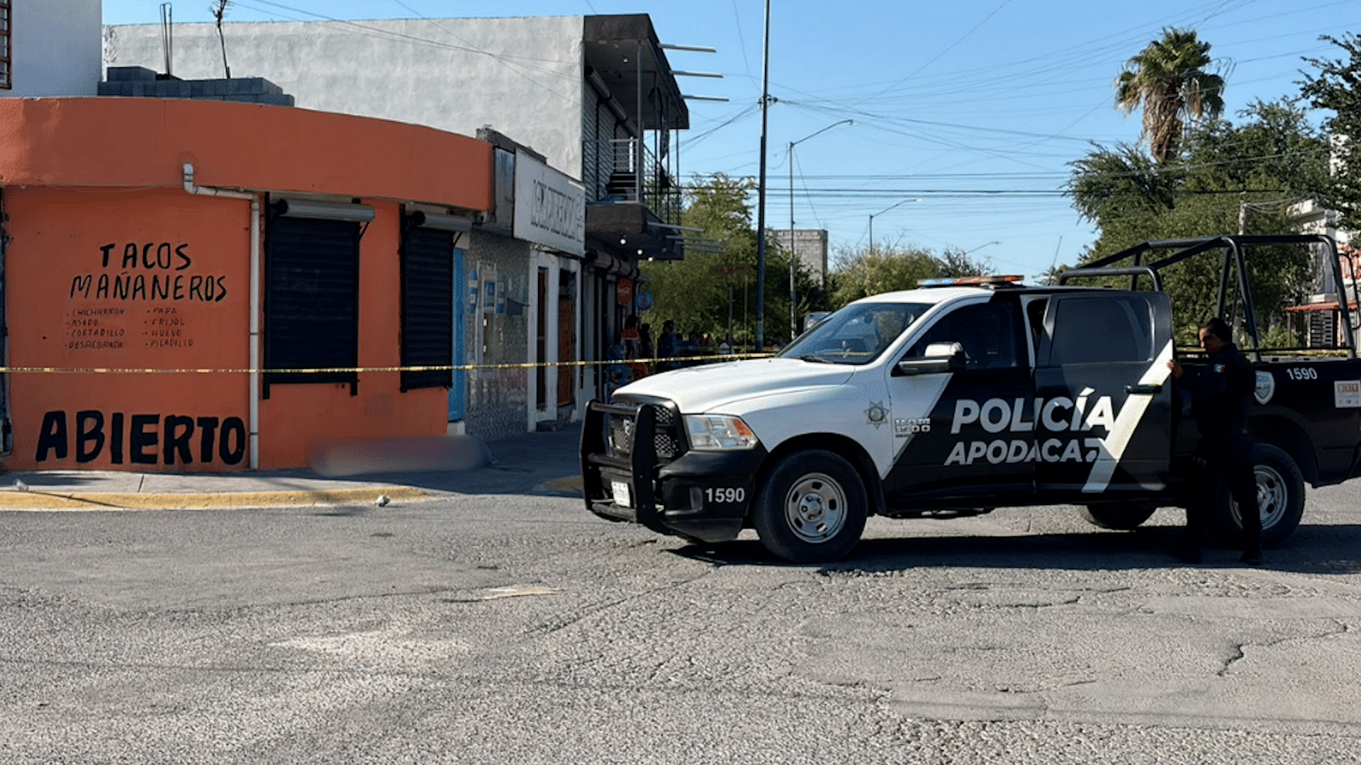Asesinan a hombre a balazos afuera de un comercio en Apodaca. TD Nocturno Monterrey, 12 de agosto 2026