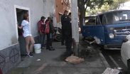 Camioneta se incendia en avenida Oceanía; no hay personas lesionadas