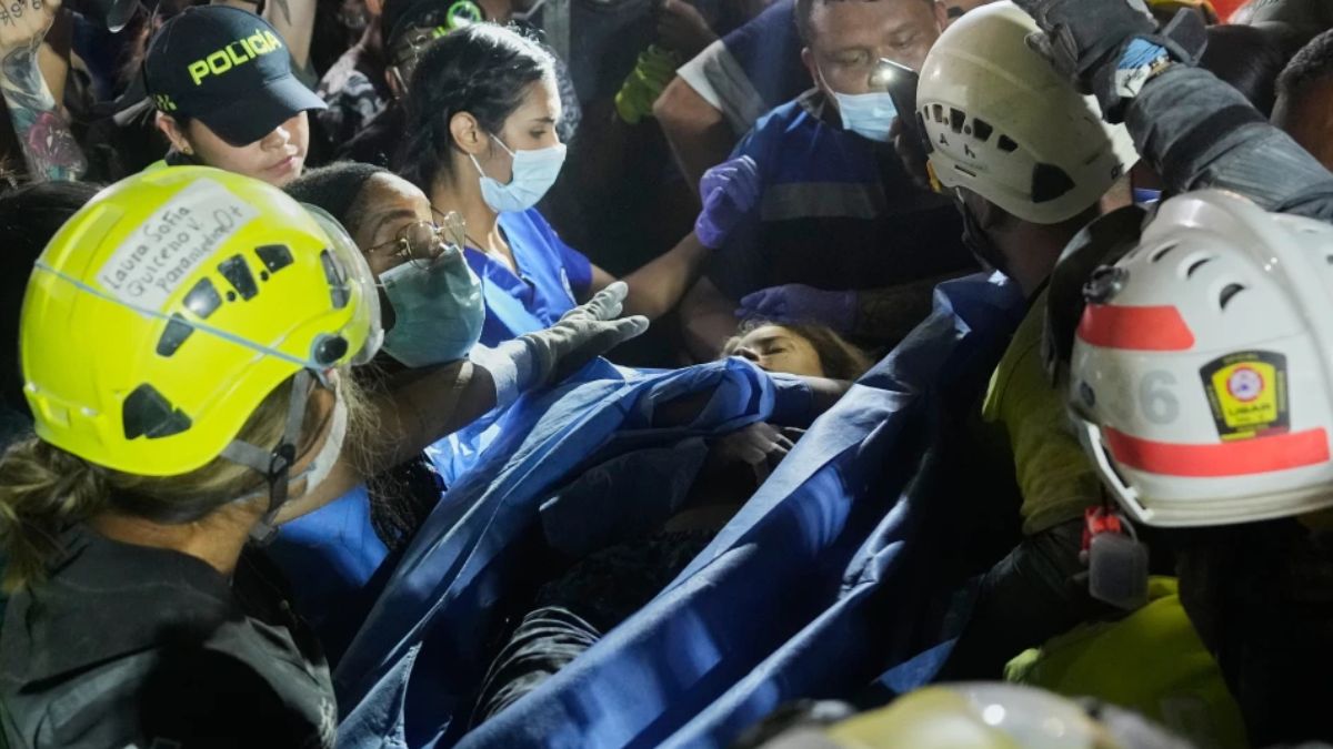 Hallar un "espacio vacío habitable" es vital. Médicos alertan sobre el shock tóxico al liberar a víctimas con extremidades aplastadas por horas.