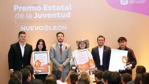 El mandatario estatal entregó los galardones a los ganadores de las distintas categorías que conforman este reconocimiento.