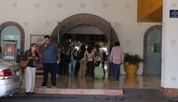 Los participantes comenzaron a arribar cerca del mediodía, en su mayoría acompañados por sus padres o familiares.