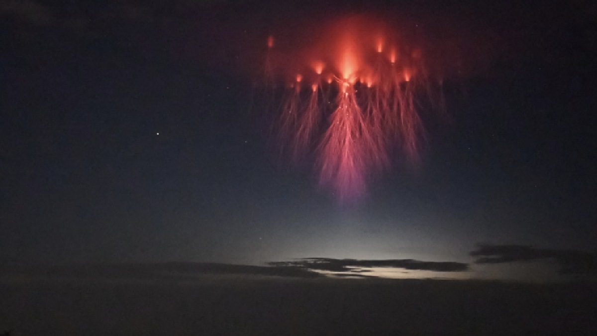 Los red sprites o duendes rojos ocurren en la mesosfera/ Earthsky