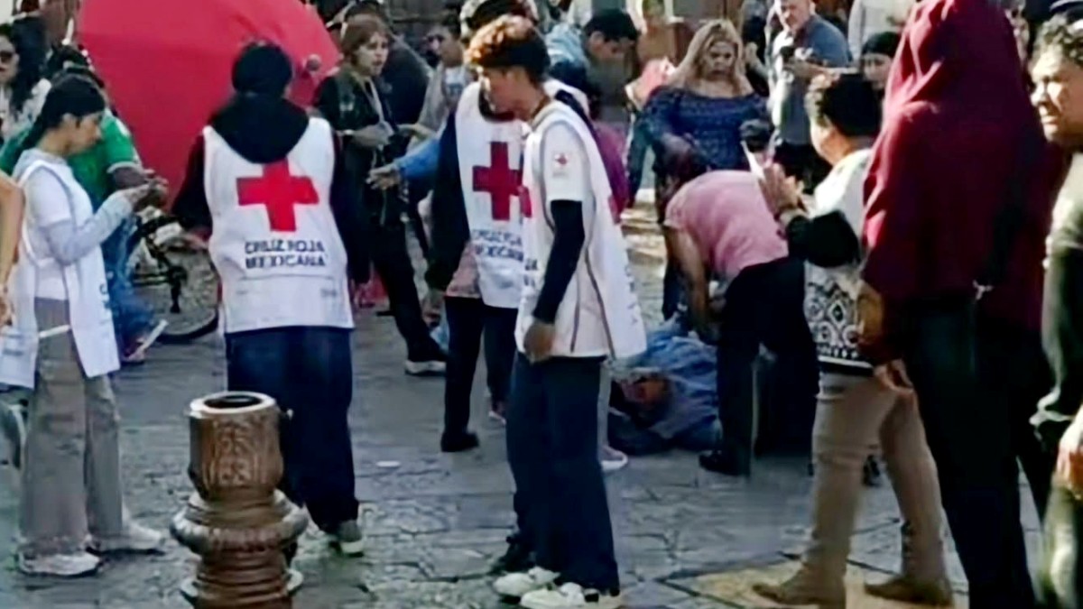 El responsable sería una persona adulta mayor que terminó por estamparse metros adelante / Facebook: Sierra Norte Al Día