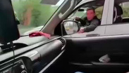 Suspenden a policías de Tlalnepantla tras intento de detención a conductor