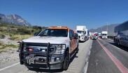 Una de las unidades terminó volcada a un costado de la carpeta asfáltica | PC Nuevo León