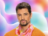 Además de la actuación, Peñaloza también incursionó en los certámenes de belleza masculina.