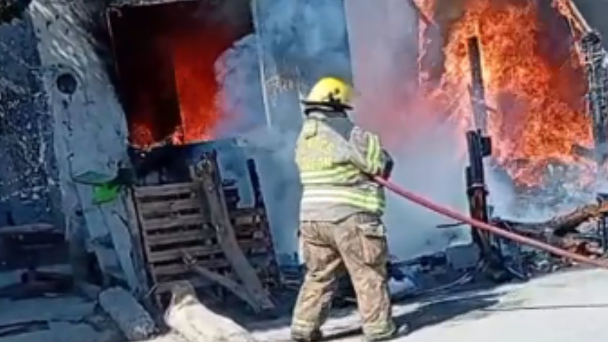 La acumulación de basura en estos predios los ha convertido en verdaderas «bombas de tiempo».