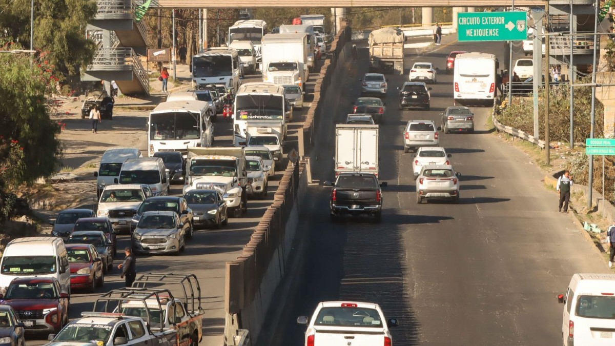 Cierre total en la carretera Naucalpan-Toluca. / Cuartoscuro