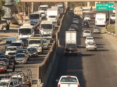 Cierre total en la carretera Naucalpan-Toluca. / Cuartoscuro