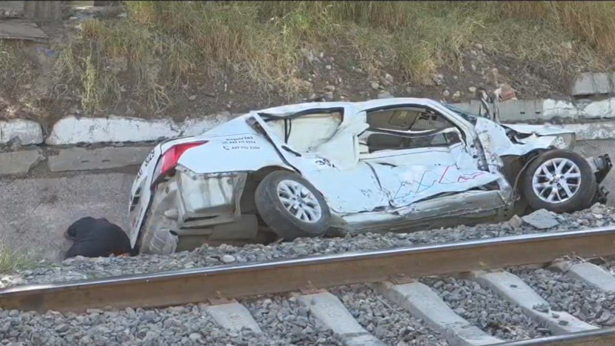 En cuestión de segundos, Álvarez se percató de que la locomotora estaba mucho más cerca de lo que había calculado.
