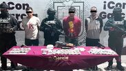 Detienen a tres hombres con armas y presunta droga en García, Nuevo León