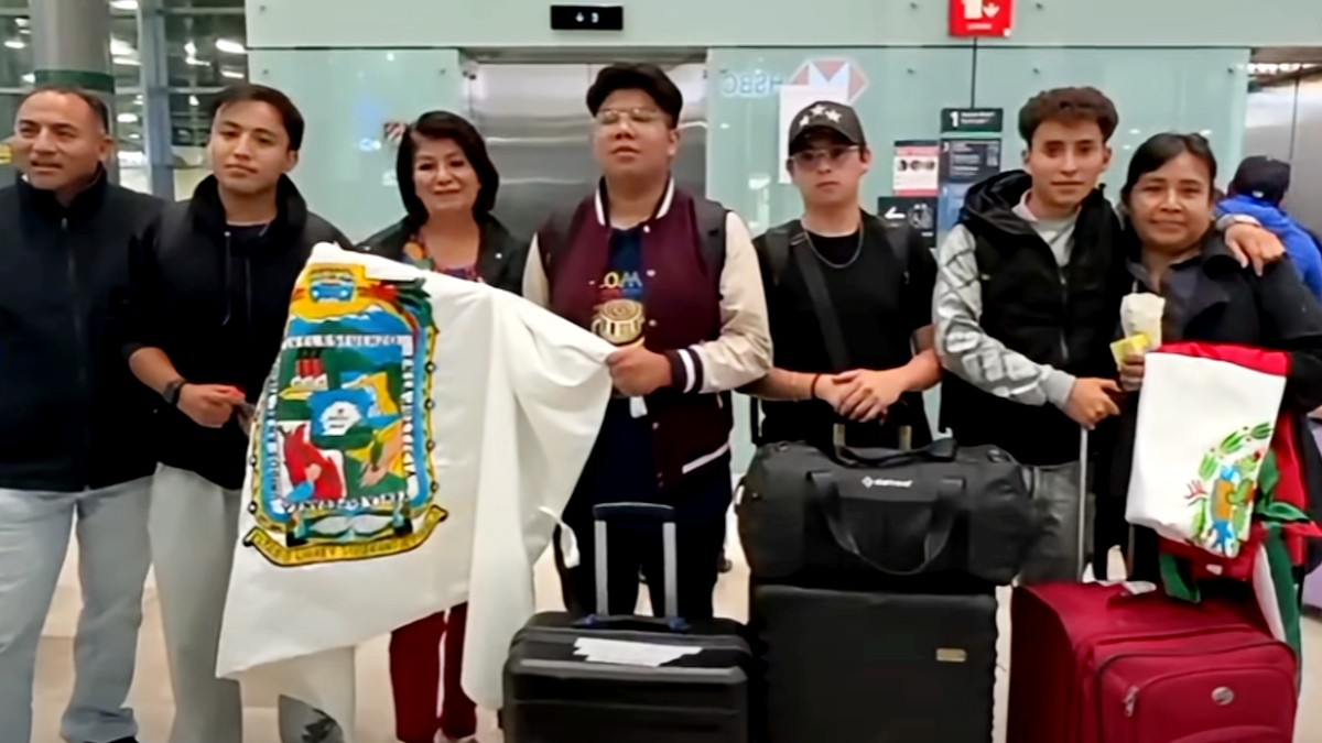 Familiares recibieron a los cuatro estudiantes que interrumpieron su estadía para regresar a México / Facebook: Universidad Tecnológica de Huejotzingo